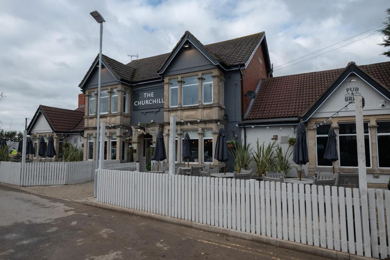 The Churchill By Greene King Inns Royal Wootton Bassett Extérieur photo