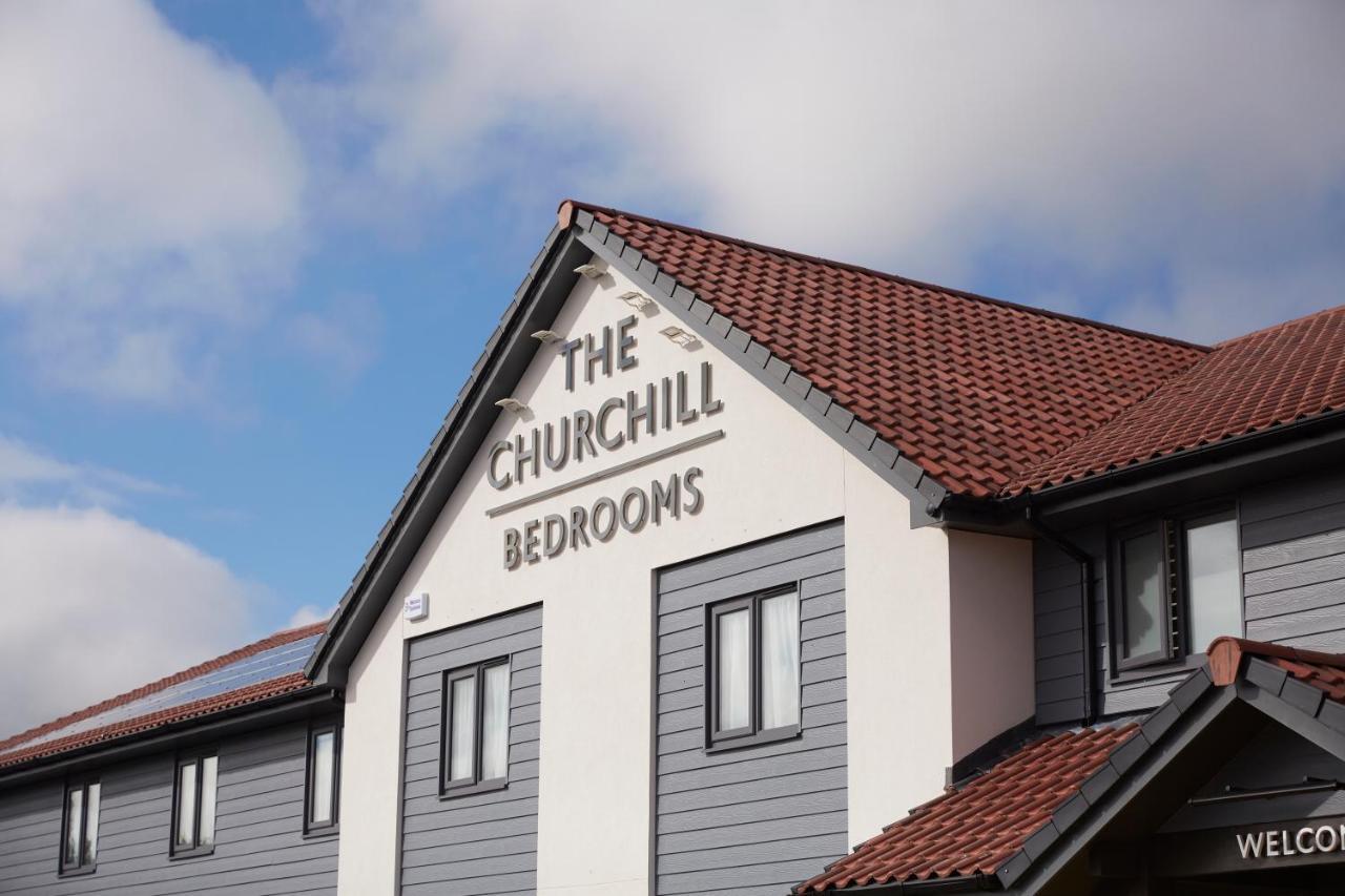 The Churchill By Greene King Inns Royal Wootton Bassett Extérieur photo